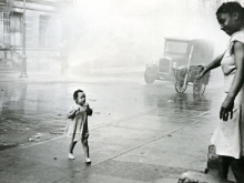 Untitled, New York (mother, child, open fire hydrant)
